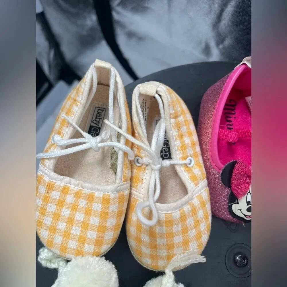 Bundle of five infant girls shoes, new‎ condition